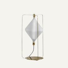 Carregar imagem no visualizador da galeria, Tejas Table Lamp
