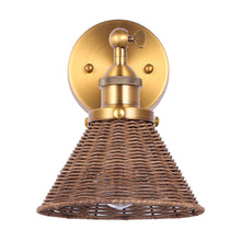 Carregar imagem no visualizador da galeria, Traditional 1-Light Golden Wall Light
