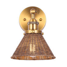 Carregar imagem no visualizador da galeria, Traditional 1-Light Golden Wall Light
