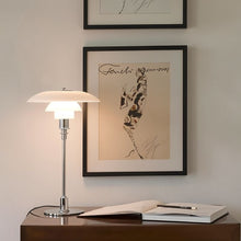 Carregar imagem no visualizador da galeria, Triana Table Lamp
