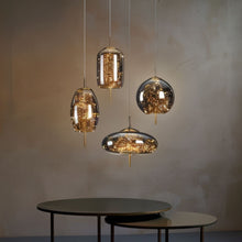 Carregar imagem no visualizador da galeria, Twirl Pendant Light
