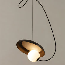 Carregar imagem no visualizador da galeria, Uri Pendant Light
