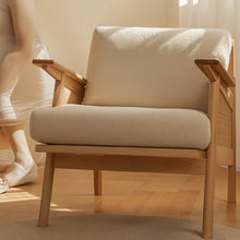 Carregar imagem no visualizador da galeria, Utula Accent Chair
