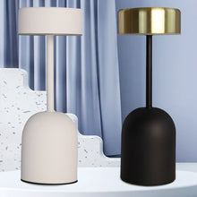 Carregar imagem no visualizador da galeria, Vault Table Lamp
