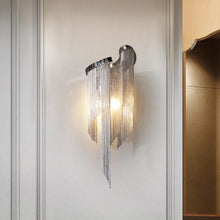 Load image into Gallery viewer, Velvetia Wall Lamp
