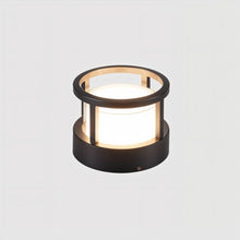 Carregar imagem no visualizador da galeria, Vivienne Outdoor Garden Lamp
