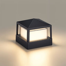 Carregar imagem no visualizador da galeria, Vivienne Outdoor Garden Lamp
