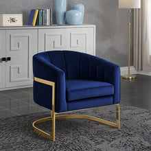 Carregar imagem no visualizador da galeria, Wayeb Accent Chair
