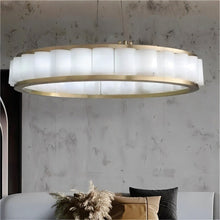 Carregar imagem no visualizador da galeria, Yubiwa Alabaster Chandelier Light
