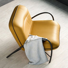 Carregar imagem no visualizador da galeria, Zarif Accent Chair
