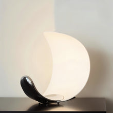 Cargar imagen en el visor de la galería, Zarun Table Lamp
